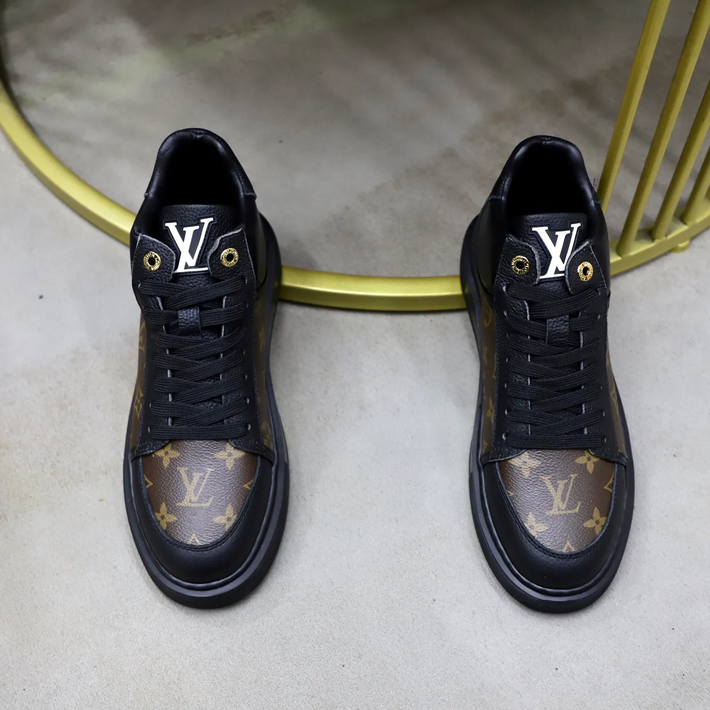 Ex-factory price: 442💰🙅‍♂️🙅‍♂️🙅‍♂️ Brand: LV Louis Vuitton Standard code: 38-44 (45 customized) Grade: Same as the official website Material: Original cowhide material spliced with brand rubber Comfortable and breathable lining Lightweight and wear-resistant sports outsole Style category: Men's fashionable casual shoes Running sneakers Distinguished luxury brand elements Top luxury color: actual picture color